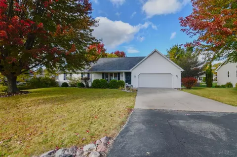 2234 Gingerwood Way, Green Bay, WI 54313
