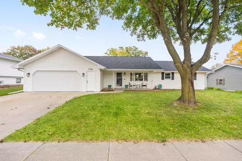 724 Sue St, Little Chute, WI 54140
