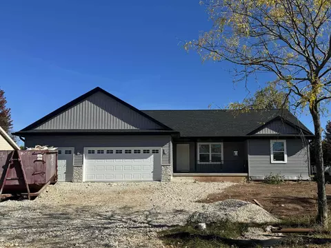 523 Dewberry Dr, Fond Du Lac, WI 54935