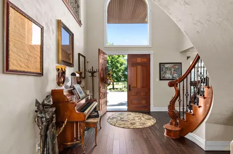 Entry Way - 4739 Waterstone Ct, Appleton, WI 54914 photo 1 of 12
