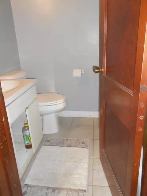 Bath - 725 Mader St, Gresham, WI 54128 photo 1 of 1