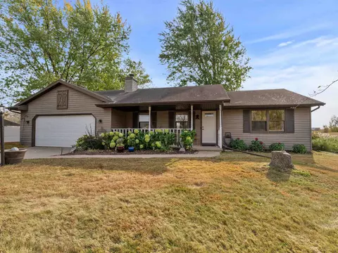 1645 Harbor Lights Rd, Suamico, WI 54173
