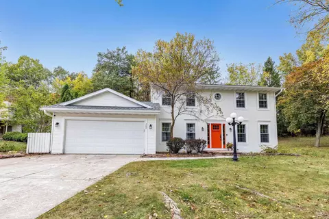 300 Michelle Ct, Green Bay, WI 54302