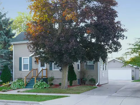 64 15th St, Fond Du Lac, WI 54935