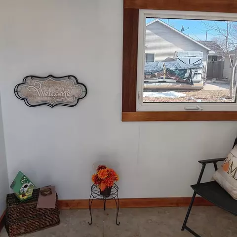 Entry Way - 631 E Calumet St, Appleton, WI 54915 photo 3 of 4