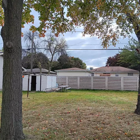 Exterior - 631 E Calumet St, Appleton, WI 54915 photo 6 of 7