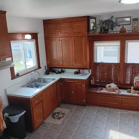 Kitchen - 631 E Calumet St, Appleton, WI 54915 photo 4 of 4