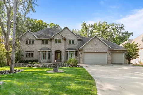 2883 Shelter Creek Ct, Green Bay, WI 54313