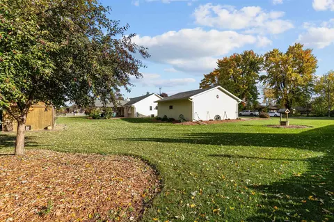 Exterior - 2528 W Darling St, Appleton, WI 54914 photo 2 of 5