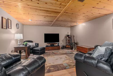 Living - 2528 W Darling St, Appleton, WI 54914 photo 4 of 5
