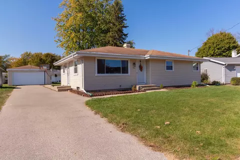 918 Ida St, Menasha, WI 54952