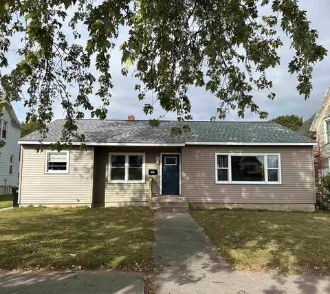 1112 14th Ave, Menominee, MI 49858