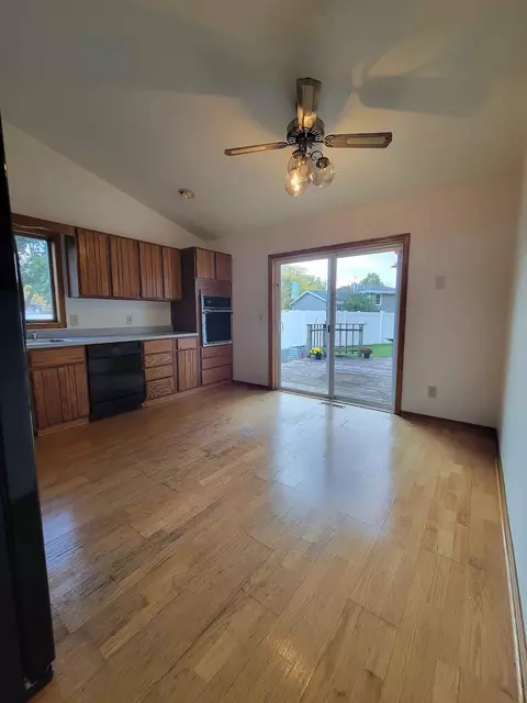 2213 S Driftwood Ln, Appleton, WI 54915 photo 8