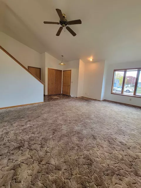 2213 S Driftwood Ln, Appleton, WI 54915 photo 3