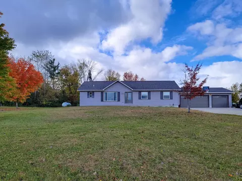 e6760 Mountain Lake Road, Manawa, WI 54949