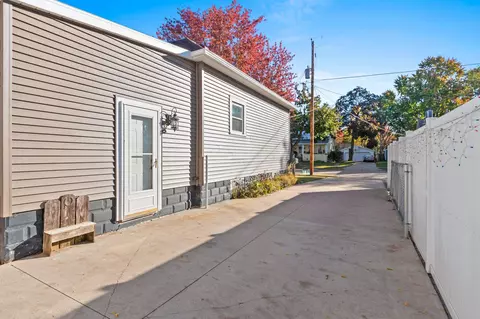 Exterior - 1733 N Superior St, Appleton, WI 54911 photo 6 of 9