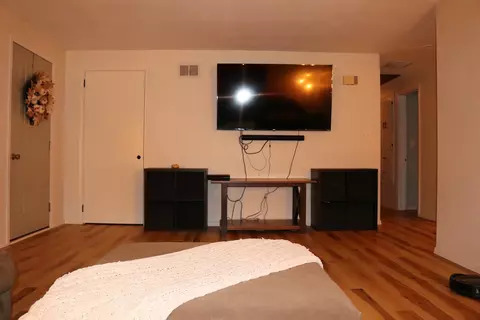 Living - 1931 N Mccarthy Rd, Appleton, WI 54913 photo 3 of 6