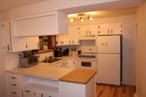 Kitchen - 1931 N Mccarthy Rd, Appleton, WI 54913 photo 5 of 5