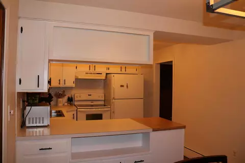 Kitchen - 1931 N Mccarthy Rd, Appleton, WI 54913 photo 4 of 5