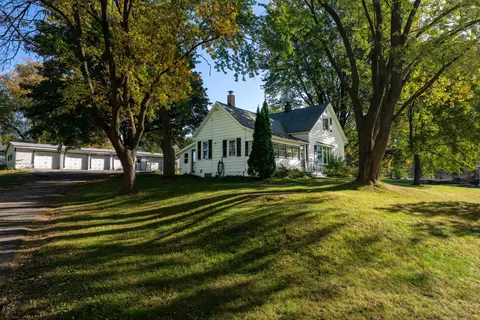 1412 Cormier Rd, Green Bay, WI 54313