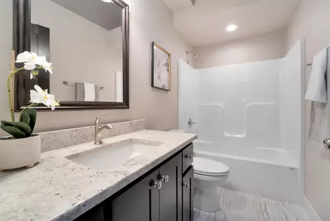 Bath - 5771 N Yosemite Ln, Appleton, WI 54913 photo 3 of 4