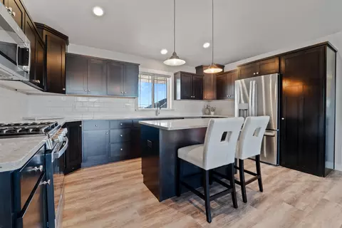 Kitchen - 5771 N Yosemite Ln, Appleton, WI 54913 photo 2 of 4