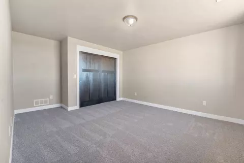 Bedroom - 5771 N Yosemite Ln, Appleton, WI 54913 photo 8 of 9