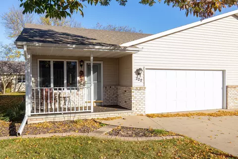 222 Bluebird Ln, Kimberly, WI 54136