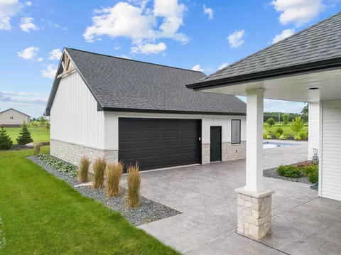 Exterior - 15 Red Clover Ln, Wrightstown, WI 54180 photo 3 of 4