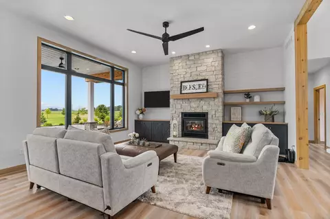 Living - 15 Red Clover Ln, Wrightstown, WI 54180 photo 1 of 2
