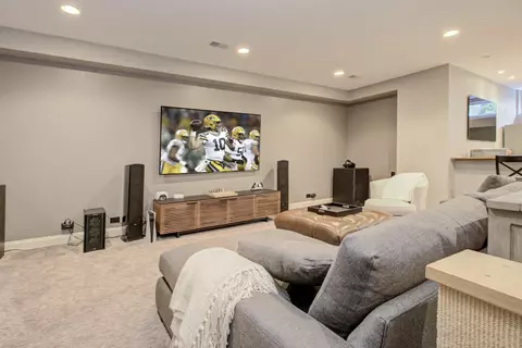 Living - 700 E Crossing Meadows Ln, Appleton, WI 54913 photo 4 of 6