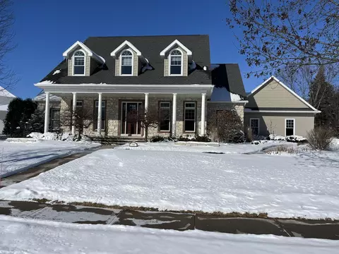 700 E Crossing Meadows Ln, Appleton, WI 54913