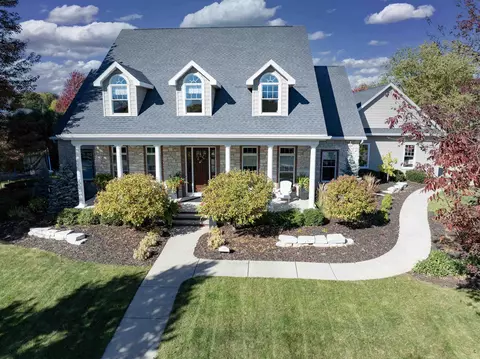 Exterior - 700 E Crossing Meadows Ln, Appleton, WI 54913 photo 3 of 10