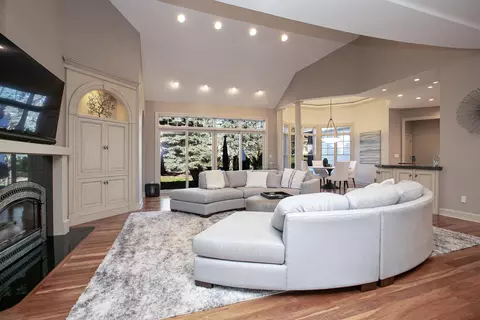 Living - 700 E Crossing Meadows Ln, Appleton, WI 54913 photo 1 of 6