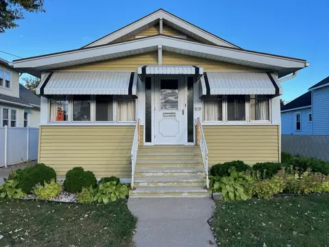 838 Bowen St, Oshkosh, WI 54901