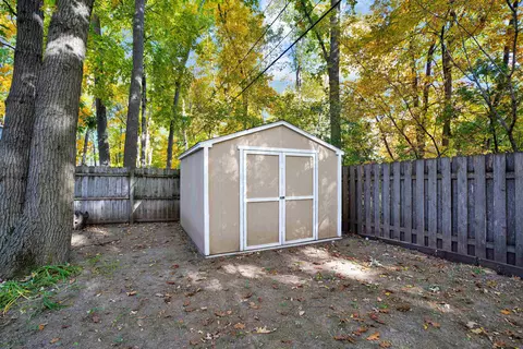 Exterior - 1824 S Telulah Ave, Appleton, WI 54915 photo 7 of 10
