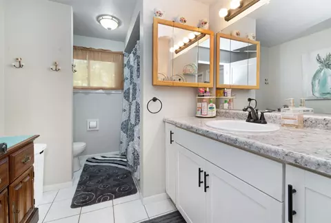 Bath - 1824 S Telulah Ave, Appleton, WI 54915 photo 1 of 2