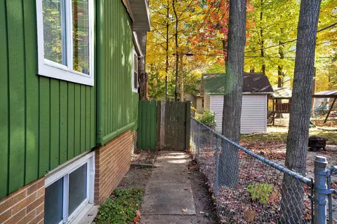Exterior - 1824 S Telulah Ave, Appleton, WI 54915 photo 9 of 10