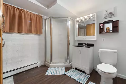 Bath - 1824 S Telulah Ave, Appleton, WI 54915 photo 2 of 2