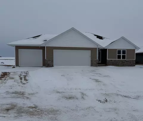 1547 Frontier Rd, Luxemburg, WI 54217