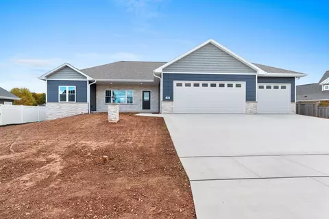 144 Purple Sage Dr, Green Bay, WI 54311