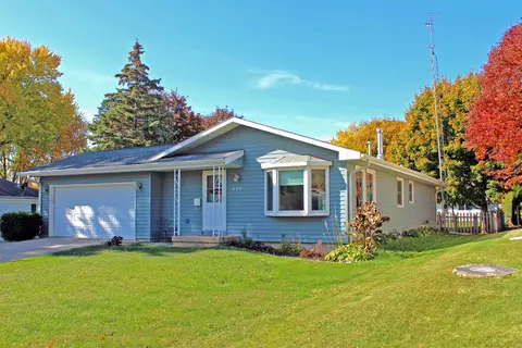 638 Gary St, Ripon, WI 54971