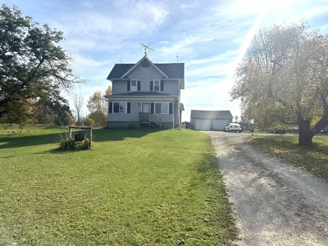 e8875 Huntley Road, New London, WI 54961