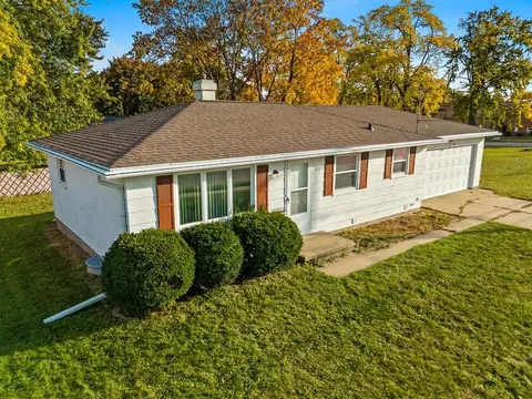 1225 S Ridge Rd, Green Bay, WI 54304