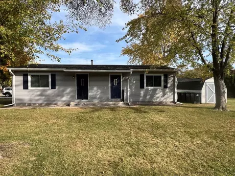 1613 30th Ave, Menominee, MI 49858