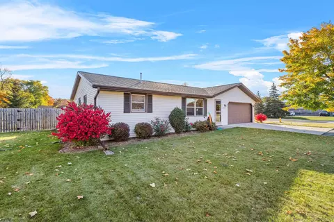 2909 Finger Rd, Green Bay, WI 54311