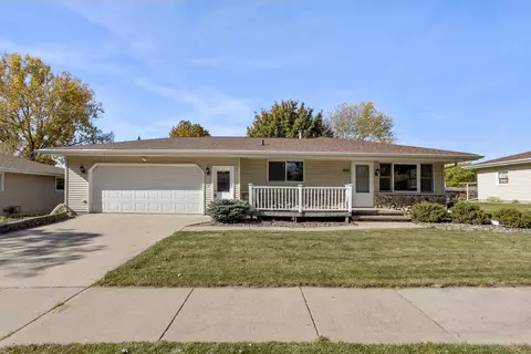 607 Meadow Ln, Kaukauna, WI 54130