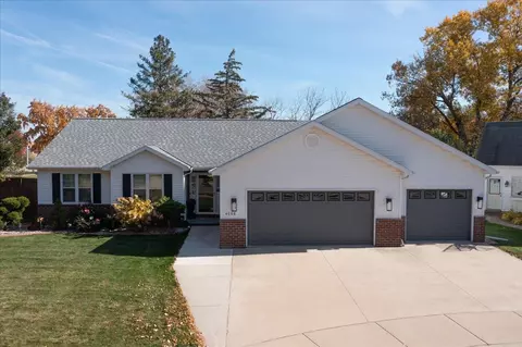 4708 N Devonshire Dr, Appleton, WI 54913