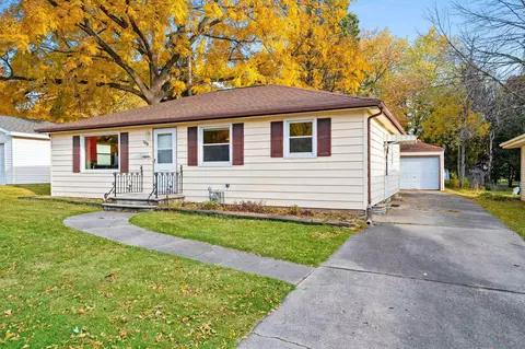 1276 Bond St, Green Bay, WI 54303