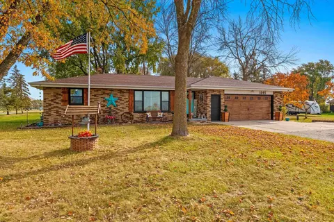 1645 Grandview Rd, Green Bay, WI 54311